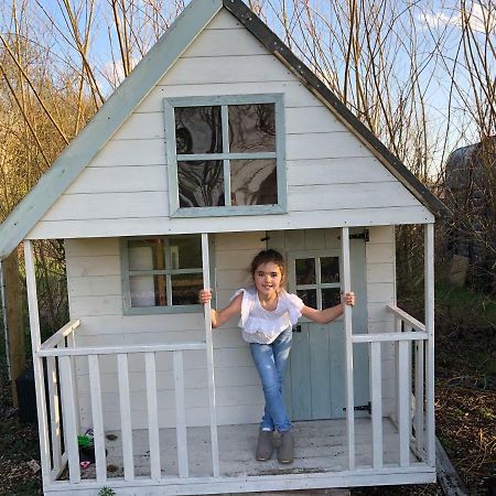 Willow Court Farm The Lodge & Petting Farm, 8 Mins From Legoland & Windsor, 15 Mins From Lapland Uk ภายนอก รูปภาพ