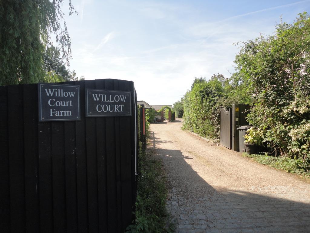 Willow Court Farm The Lodge & Petting Farm, 8 Mins From Legoland & Windsor, 15 Mins From Lapland Uk ภายนอก รูปภาพ