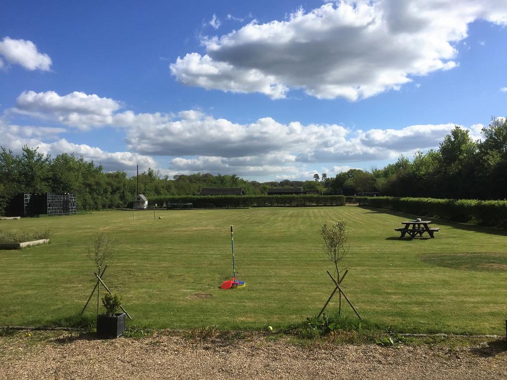 Willow Court Farm The Lodge & Petting Farm, 8 Mins From Legoland & Windsor, 15 Mins From Lapland Uk ภายนอก รูปภาพ